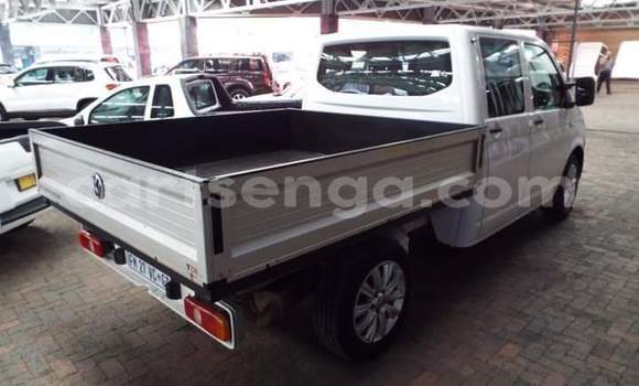 Buy Used Volkswagen Transporter White Car in Mbabane in Manzini Buy Used Volkswagen Transporter White Car in Mbabane in Manzini