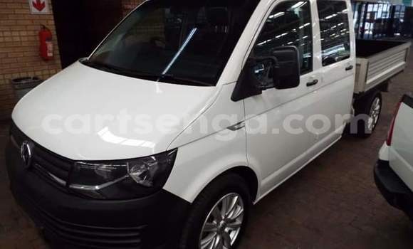 Buy Used Volkswagen Transporter White Car in Mbabane in Manzini Buy Used Volkswagen Transporter White Car in Mbabane in Manzini