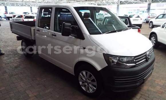 Buy Used Volkswagen Transporter White Car in Mbabane in Manzini Buy Used Volkswagen Transporter White Car in Mbabane in Manzini