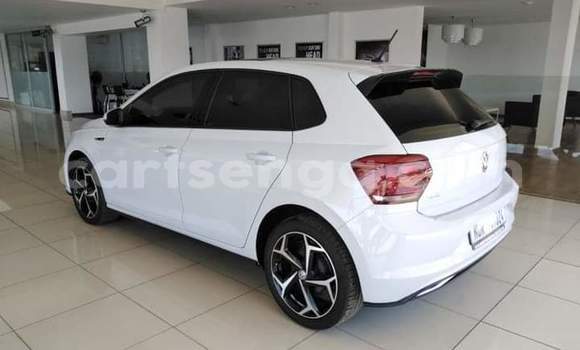 Buy Used Chevlolet Spin White Car in Mbabane in Manzini Buy Used Chevlolet Spin White Car in Mbabane in Manzini