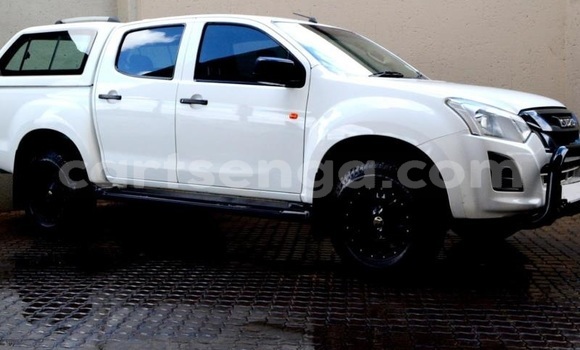 Nunua Ilio tumika Volkswagen Polo White Gari ndani ya Mbabane nchini Manzini