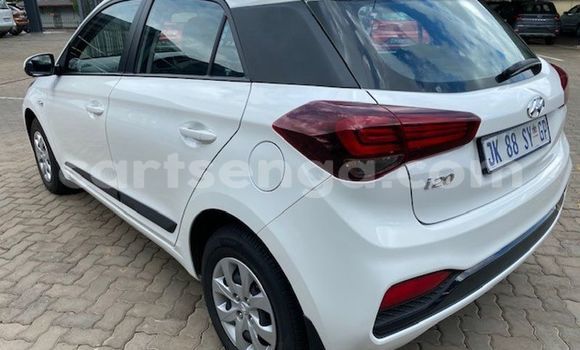 Buy Used Hyundai i20 White Car in Bhunya in Manzini Buy Used Hyundai i20 White Car in Bhunya in Manzini