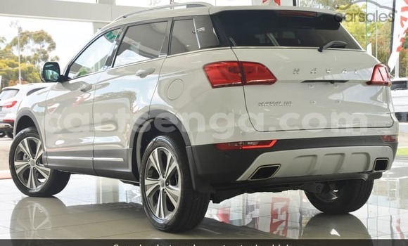 Buy Used Haval H6 White Car in Import - Dubai in Hhohho Buy Used Haval H6 White Car in Import - Dubai in Hhohho