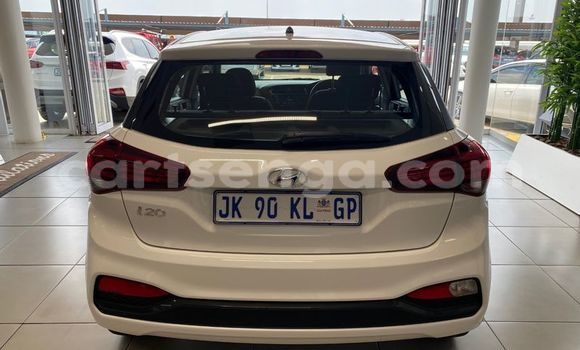 Buy Used Hyundai i20 White Car in Bulembu in Hhohho Buy Used Hyundai i20 White Car in Bulembu in Hhohho