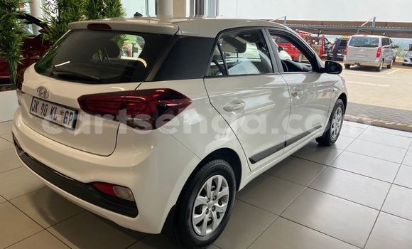 Buy Used Hyundai i20 White Car in Bulembu in Hhohho Buy Used Hyundai i20 White Car in Bulembu in Hhohho