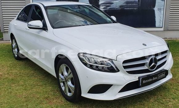 Nunua Ilio tumika Mercedes-Benz C-Classe Silver Gari ndani ya Big Bend nchini Lubombo
