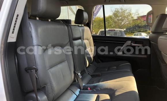 Buy Used Toyota Land Cruiser Prado White Car in Ezulwini in Hhohho Buy Used Toyota Land Cruiser Prado White Car in Ezulwini in Hhohho