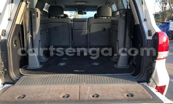 Buy Used Toyota Land Cruiser Prado White Car in Ezulwini in Hhohho Buy Used Toyota Land Cruiser Prado White Car in Ezulwini in Hhohho
