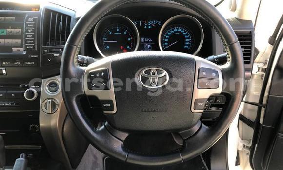 Buy Used Toyota Land Cruiser Prado White Car in Ezulwini in Hhohho Buy Used Toyota Land Cruiser Prado White Car in Ezulwini in Hhohho