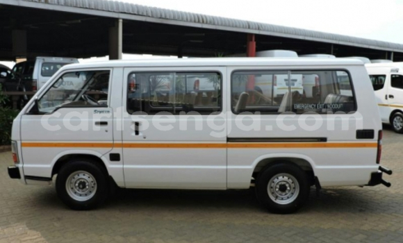 Buy Used Toyota Hiace White Car in Mbabane in Manzini Buy Used Toyota Hiace White Car in Mbabane in Manzini