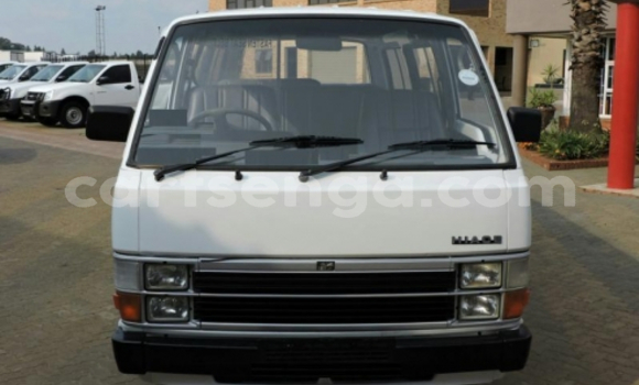 Buy Used Toyota Hiace White Car in Mbabane in Manzini Buy Used Toyota Hiace White Car in Mbabane in Manzini