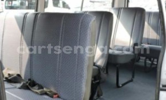 Buy Used Toyota Hiace White Car in Mbabane in Manzini Buy Used Toyota Hiace White Car in Mbabane in Manzini