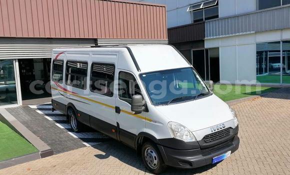 Acheter Occasion Voiture Toyota Hiace Blanc à Ezulwini, Hhohho Acheter Occasion Voiture Toyota Hiace Blanc à Ezulwini, Hhohho