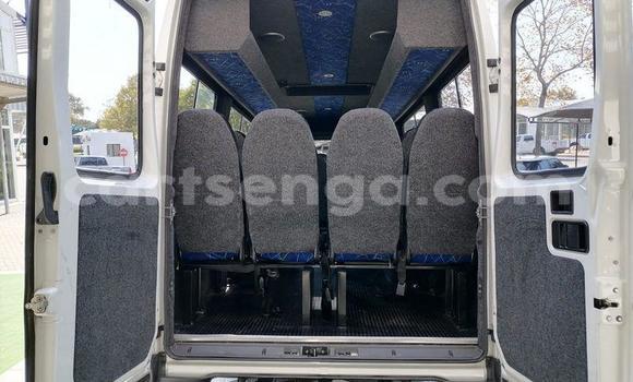 Buy Used Toyota Hiace White Car in Ezulwini in Hhohho Buy Used Toyota Hiace White Car in Ezulwini in Hhohho