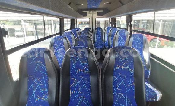 Buy Used Toyota Hiace White Car in Ezulwini in Hhohho Buy Used Toyota Hiace White Car in Ezulwini in Hhohho