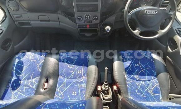 Buy Used Toyota Hiace White Car in Ezulwini in Hhohho Buy Used Toyota Hiace White Car in Ezulwini in Hhohho