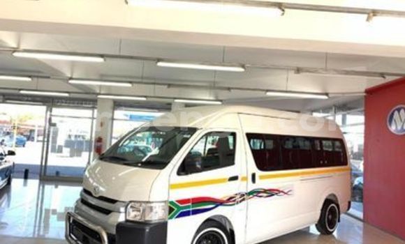 Buy Used Toyota Hiace White Car in Ezulwini in Hhohho Buy Used Toyota Hiace White Car in Ezulwini in Hhohho