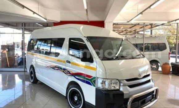Acheter Occasion Voiture Toyota Hiace Blanc à Ezulwini, Hhohho Acheter Occasion Voiture Toyota Hiace Blanc à Ezulwini, Hhohho