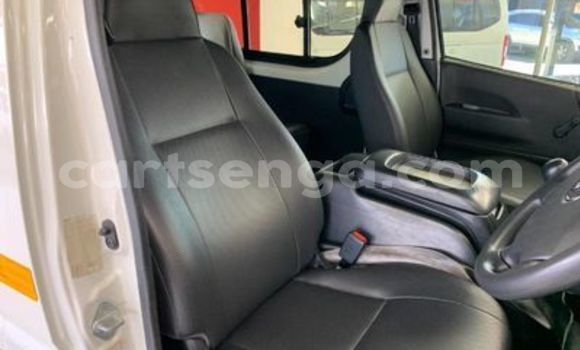 Acheter Occasion Voiture Toyota Hiace Blanc à Ezulwini, Hhohho Acheter Occasion Voiture Toyota Hiace Blanc à Ezulwini, Hhohho