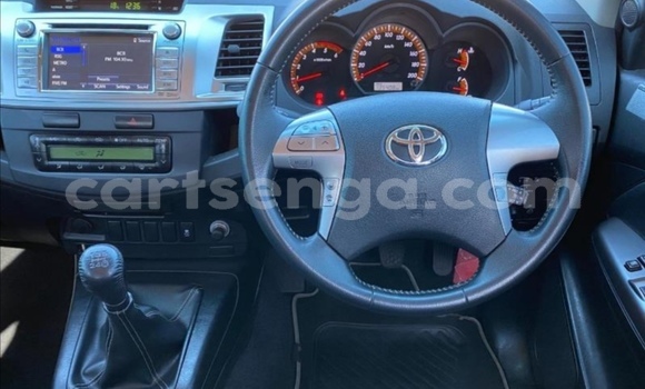 Nunua Ilio tumika Toyota Hilux Red Gari ndani ya Hlatikulu nchini Wilaya ya Shiselweni Nunua Ilio tumika Toyota Hilux Red Gari ndani ya Hlatikulu nchini Wilaya ya Shiselweni