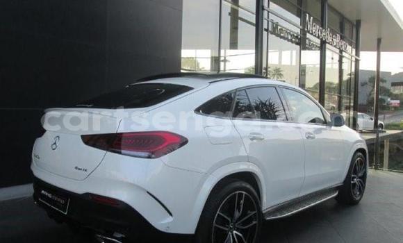 Nunua Ilio tumika Mercedes-Benz C250 coupe White Gari ndani ya Ezulwini nchini Hhohho Nunua Ilio tumika Mercedes-Benz C250 coupe White Gari ndani ya Ezulwini nchini Hhohho