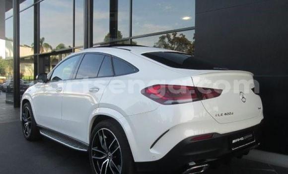 Nunua Ilio tumika Mercedes-Benz C250 coupe White Gari ndani ya Ezulwini nchini Hhohho Nunua Ilio tumika Mercedes-Benz C250 coupe White Gari ndani ya Ezulwini nchini Hhohho