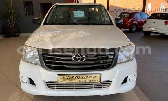 Nunua Ilio tumika Toyota Hilux White Gari ndani ya Ezulwini nchini Hhohho Nunua Ilio tumika Toyota Hilux White Gari ndani ya Ezulwini nchini Hhohho