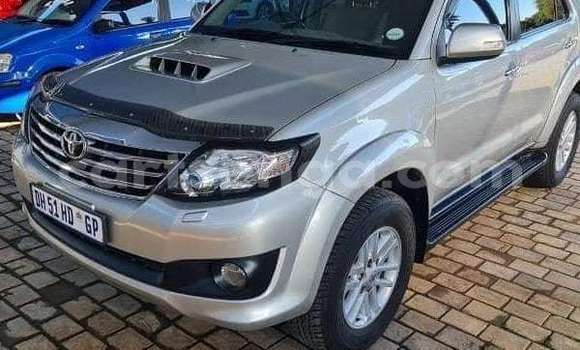 Nunua Ilio tumika Toyota Fortuner Beige Gari ndani ya Manzini nchini Manzini