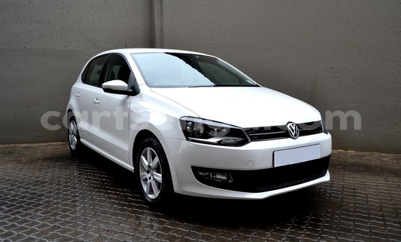 Nunua Ilio tumika Volkswagen Polo White Gari ndani ya Manzini nchini Manzini Nunua Ilio tumika Volkswagen Polo White Gari ndani ya Manzini nchini Manzini