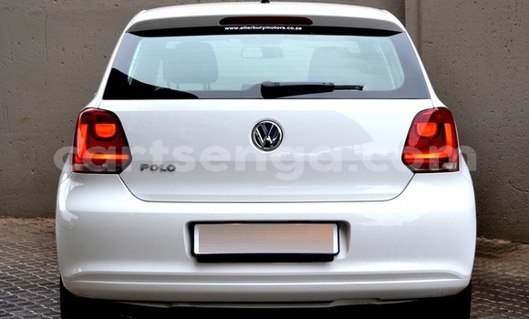 Nunua Ilio tumika Volkswagen Polo White Gari ndani ya Manzini nchini Manzini Nunua Ilio tumika Volkswagen Polo White Gari ndani ya Manzini nchini Manzini
