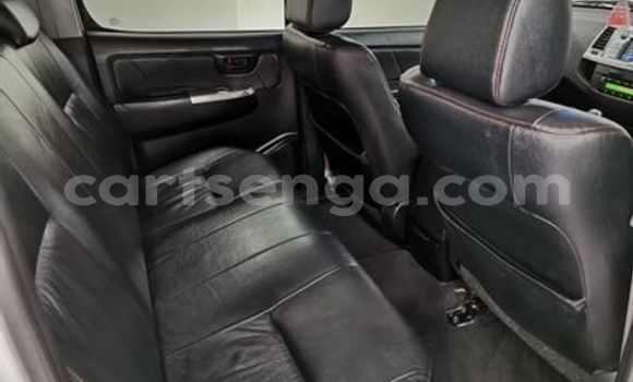 Buy Used Toyota Hilux White Car in Big Bend in Lubombo District Buy Used Toyota Hilux White Car in Big Bend in Lubombo District