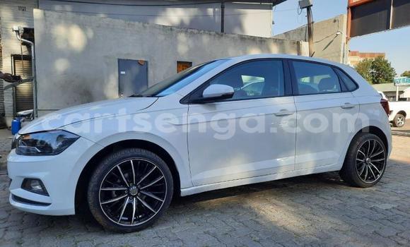 Buy Used Volkswagen Polo White Car in Ezulwini in Hhohho Buy Used Volkswagen Polo White Car in Ezulwini in Hhohho