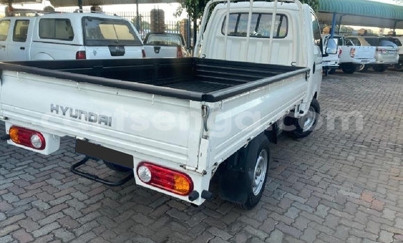 Nunua Ilio tumika Hyundai H1 White Gari ndani ya Lobamba nchini Manzini Nunua Ilio tumika Hyundai H1 White Gari ndani ya Lobamba nchini Manzini