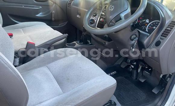 Nunua Ilio tumika Hyundai H1 White Gari ndani ya Lobamba nchini Manzini Nunua Ilio tumika Hyundai H1 White Gari ndani ya Lobamba nchini Manzini