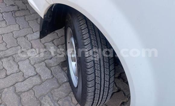 Nunua Ilio tumika Hyundai H1 White Gari ndani ya Lobamba nchini Manzini Nunua Ilio tumika Hyundai H1 White Gari ndani ya Lobamba nchini Manzini