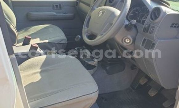 Nunua Ilio tumika Toyota Land Cruiser White Gari ndani ya Big Bend nchini Wilaya ya Lubombo Nunua Ilio tumika Toyota Land Cruiser White Gari ndani ya Big Bend nchini Wilaya ya Lubombo