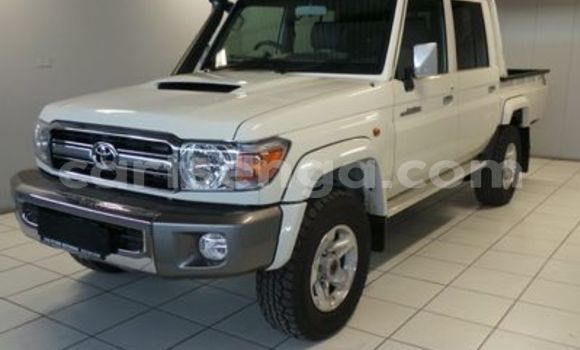 Nunua Ilio tumika Toyota Land Cruiser White Gari ndani ya Big Bend nchini Wilaya ya Lubombo