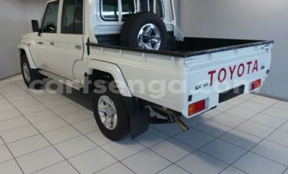 Nunua Ilio tumika Toyota Land Cruiser White Gari ndani ya Big Bend nchini Wilaya ya Lubombo Nunua Ilio tumika Toyota Land Cruiser White Gari ndani ya Big Bend nchini Wilaya ya Lubombo