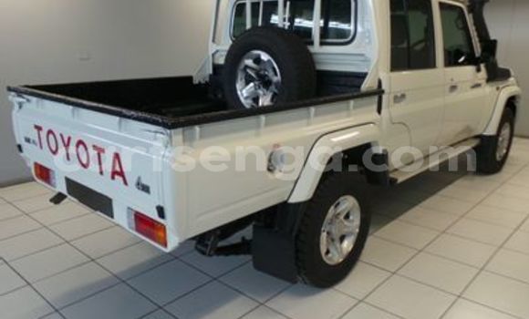 Nunua Ilio tumika Toyota Land Cruiser White Gari ndani ya Big Bend nchini Wilaya ya Lubombo Nunua Ilio tumika Toyota Land Cruiser White Gari ndani ya Big Bend nchini Wilaya ya Lubombo