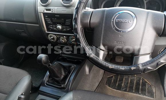 Nunua Ilio tumika Isuzu KB White Gari ndani ya Big Bend nchini Wilaya ya Lubombo Nunua Ilio tumika Isuzu KB White Gari ndani ya Big Bend nchini Wilaya ya Lubombo