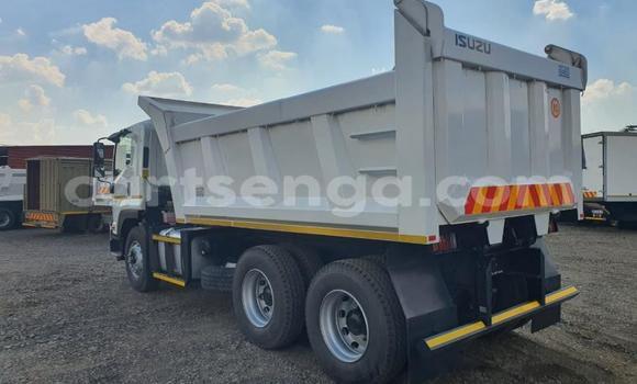 Nunua Ilio tumika Isuzu FTR 850 White Lori ndani ya Mbabane nchini Manzini Nunua Ilio tumika Isuzu FTR 850 White Lori ndani ya Mbabane nchini Manzini