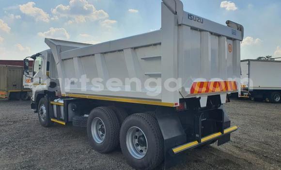 Nunua Ilio tumika Isuzu FTR 850 White Lori ndani ya Mbabane nchini Manzini Nunua Ilio tumika Isuzu FTR 850 White Lori ndani ya Mbabane nchini Manzini
