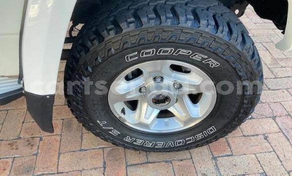 Nunua Ilio tumika Toyota Land Cruiser White Gari ndani ya Ngwenya nchini Hhohho Nunua Ilio tumika Toyota Land Cruiser White Gari ndani ya Ngwenya nchini Hhohho