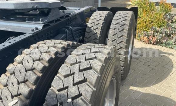 Nunua Ilio tumika Scania R420 White Lori ndani ya Mbabane nchini Manzini Nunua Ilio tumika Scania R420 White Lori ndani ya Mbabane nchini Manzini