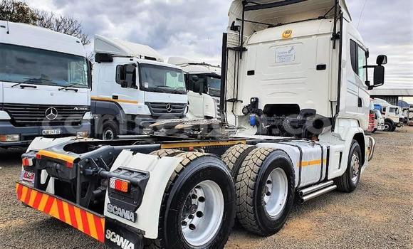 Nunua Ilio tumika Scania R420 White Lori ndani ya Manzini nchini Manzini Nunua Ilio tumika Scania R420 White Lori ndani ya Manzini nchini Manzini