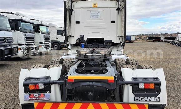 Nunua Ilio tumika Scania R420 White Lori ndani ya Manzini nchini Manzini Nunua Ilio tumika Scania R420 White Lori ndani ya Manzini nchini Manzini