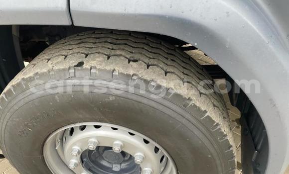 Nunua Ilio tumika Scania R420 White Lori ndani ya Manzini nchini Manzini Nunua Ilio tumika Scania R420 White Lori ndani ya Manzini nchini Manzini