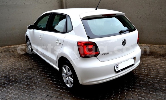 Nunua Ilio tumika Volkswagen Polo White Gari ndani ya Manzini nchini Manzini Nunua Ilio tumika Volkswagen Polo White Gari ndani ya Manzini nchini Manzini