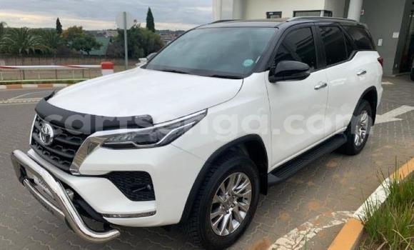 Buy Used Toyota Fortuner White Car in Manzini in Manzini Buy Used Toyota Fortuner White Car in Manzini in Manzini
