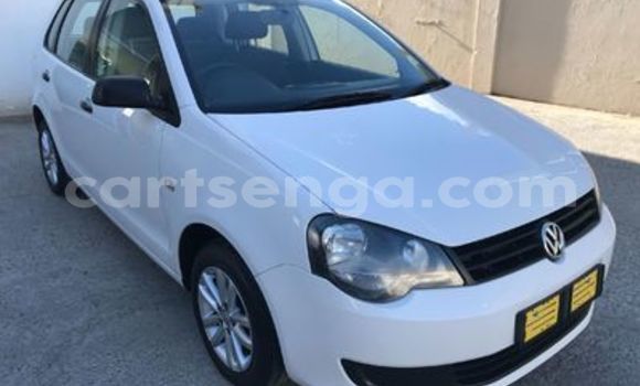 Nunua Ilio tumika Volkswagen Polo White Gari ndani ya Ezulwini nchini Hhohho Nunua Ilio tumika Volkswagen Polo White Gari ndani ya Ezulwini nchini Hhohho
